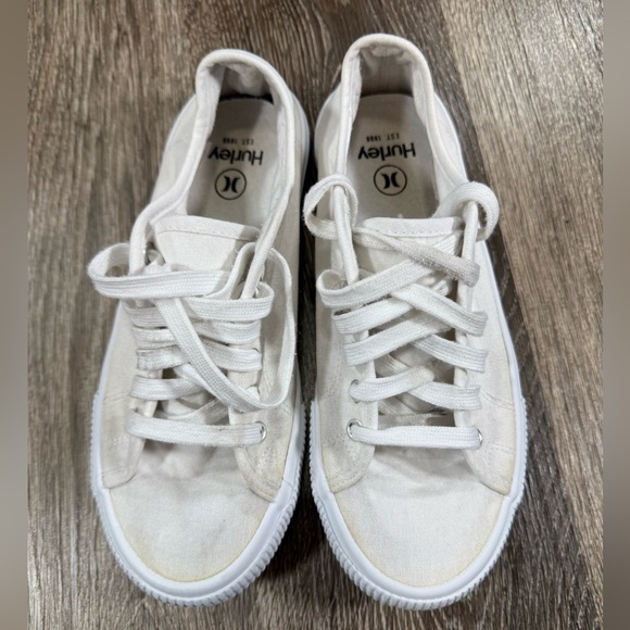 Hurley Carrie Low Top White Canvas Shoes - Size 6.5M - Picture 6 of 8